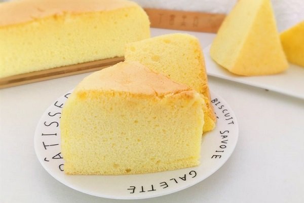 Bánh bông lan được nướng bằng nồi chiên không dầu có hương vị hoàn hảo, thơm ngon