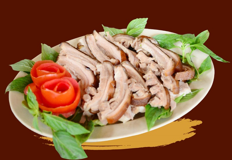 Cách hấp thịt lợn rừng thơm nồng hương sả