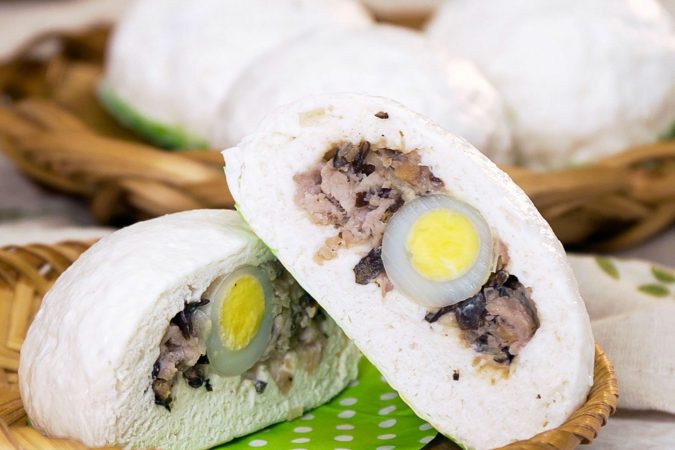 Cách Làm Bánh Bao Nhân Thịt Trứng Cút “Thơm Ngon”