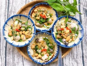 Hàu chén nướng sốt tiêu xanh