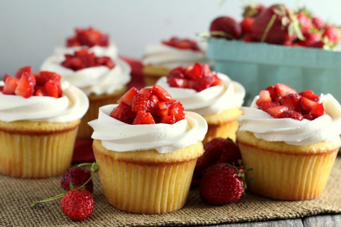 Cách làm bánh cupcake cơ bản thực hiện dễ dàng tại nhà