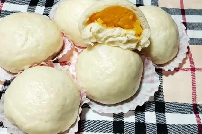 Bật mí 2 cách làm bánh bao kim sa tan chảy siêu hấp dẫn