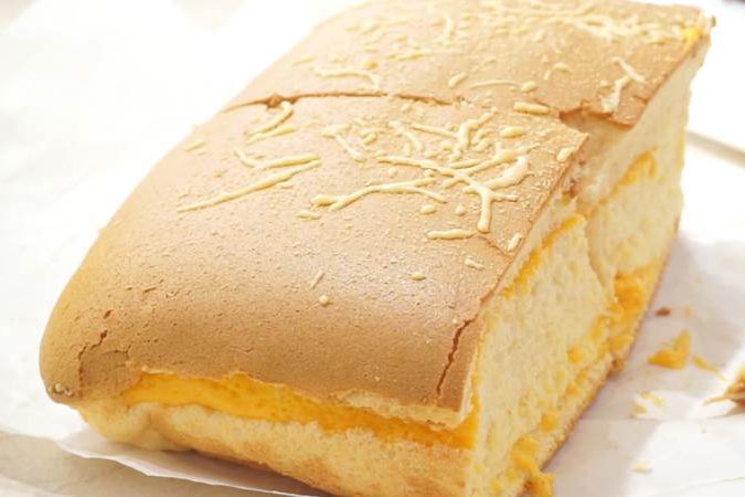 Cách làm bánh bông lan phô mai bằng lò nướng cực ngon