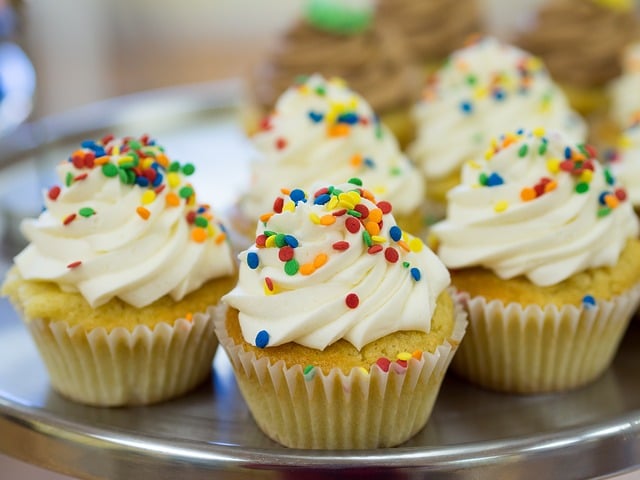 Học ngay 3 cách làm bánh cupcake không cần lò nướng, đơn giản nhất