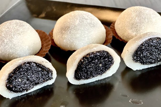 Bật mí cách làm bánh dày nhân vừng dẻo thơm, độc đáo