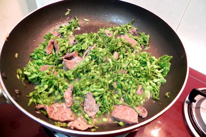 Bông thiên lý xào thịt bò đơn giản dễ làm