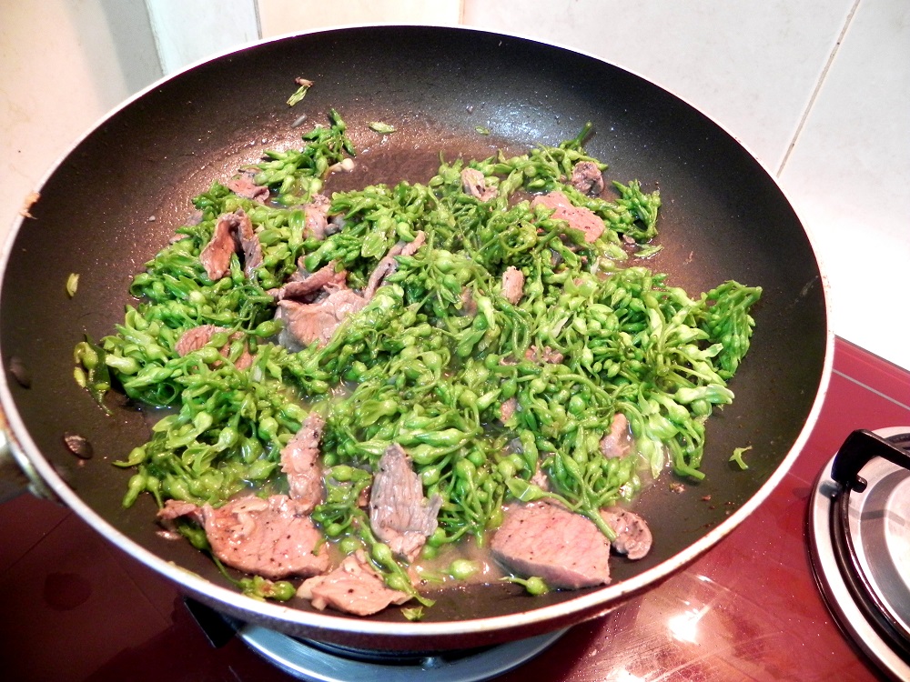 cach-lam-bong-thien-ly-xao-thit-bo-1.jpg
