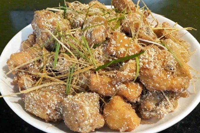 Cách làm món thịt gà rang muối đơn giản ngay tại nhà