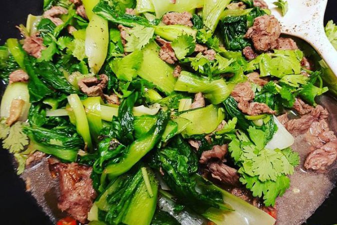 Cách làm thịt bò xào rau cải đậm nét Việt