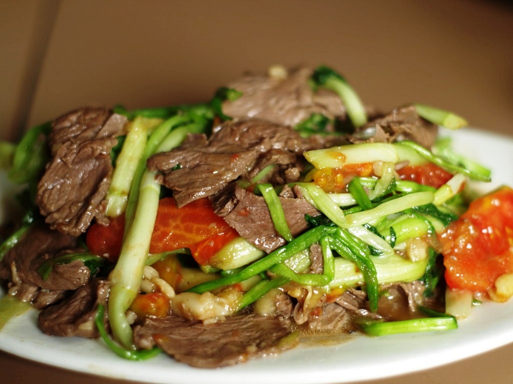 cach-lam-thit-bo-xao-rau-can.jpg