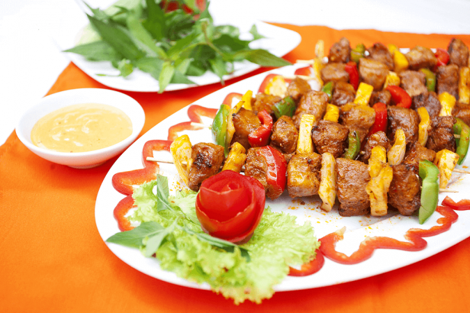 Bỏ túi cách làm thịt bò xiên nướng rau củ thơm nứt mũi
