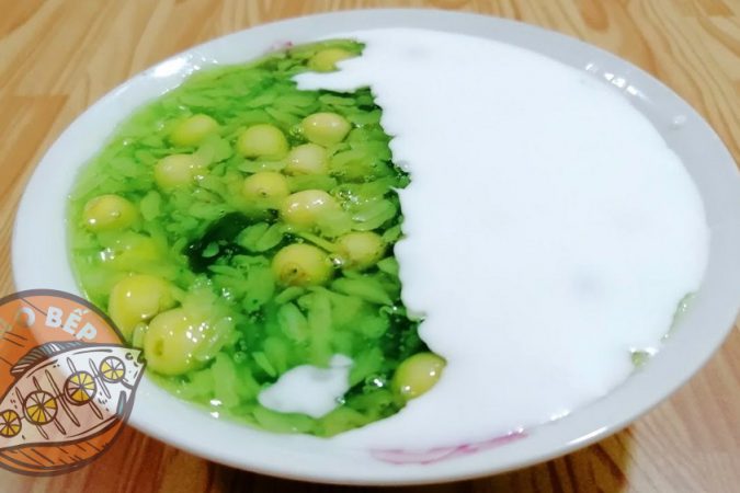Lạ miệng với cách nấu chè cốm đậu xanh hạt sen giải nhiệt mùa hè