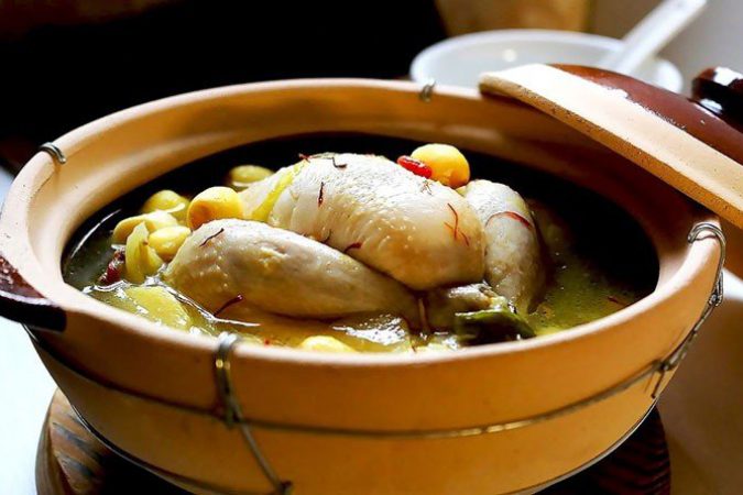Bồi bổ cho cả nhà với món thịt gà hầm hạt sen thơm ngon