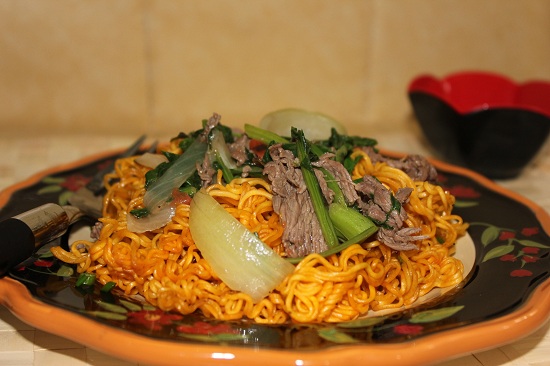 cach-lam-mi-xao-thit-bo-rau-cai