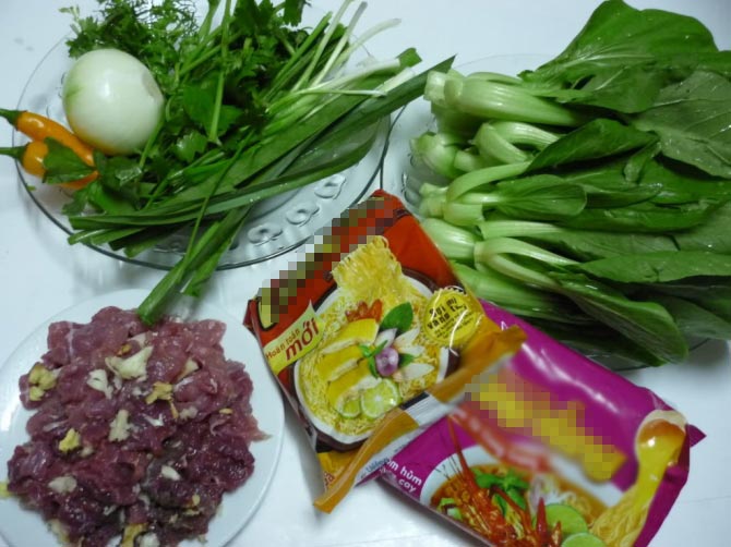 cach-lam-mi-xao-thit-bo-rau-cai-1