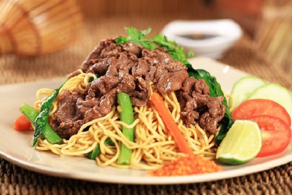 cach-lam-mi-xao-thit-bo-rau-cai-6