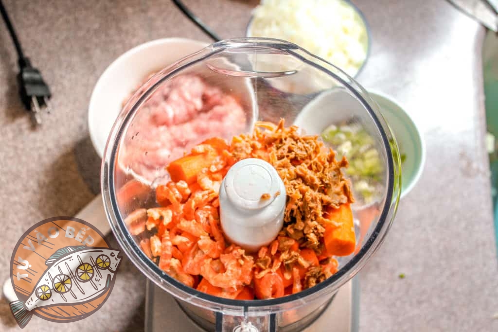 Chuẩn bị đầy đủ nguyên liệu làm bánh