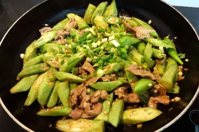 Công thức nấu món thịt bò xào đậu bắp chuẩn vị