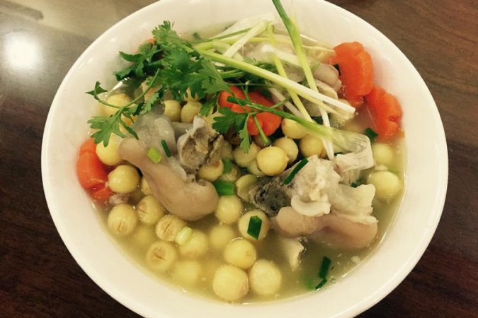Thịt lợn hầm ngải cứu đã ngon lại còn bổ dưỡng