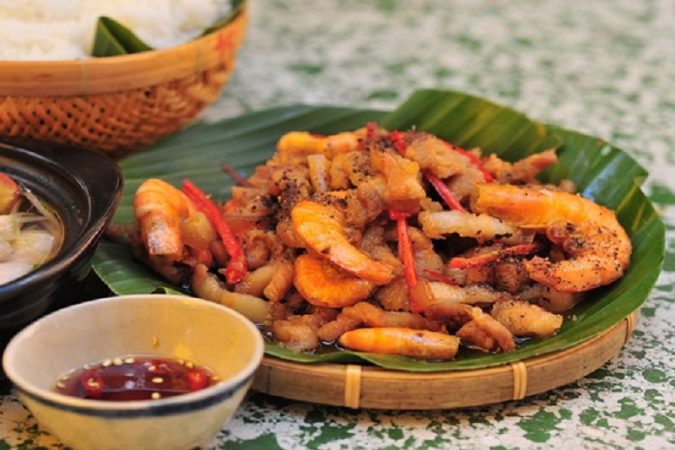 Làm thịt lợn rang tôm thơm ngon đậm đà chỉ trong 20 phút