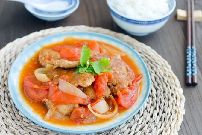 Cách làm món thịt lợn sốt cà chua ngon như nhà hàng 5 sao