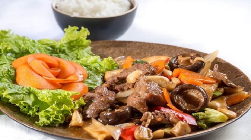Thịt lợn xào nấm – Món ngon dễ làm lại còn bổ dưỡng