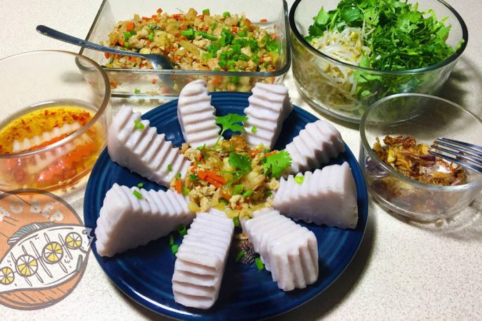 Lạ miệng với cách làm bánh đúc khoai môn cốt dừa nhân mặn