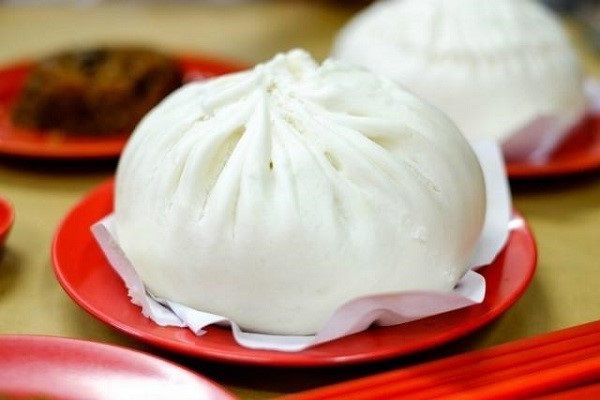 Những chiếc bánh bao nhân thịt sau khi hoàn thành phải có lớp vỏ trắng, mịn 